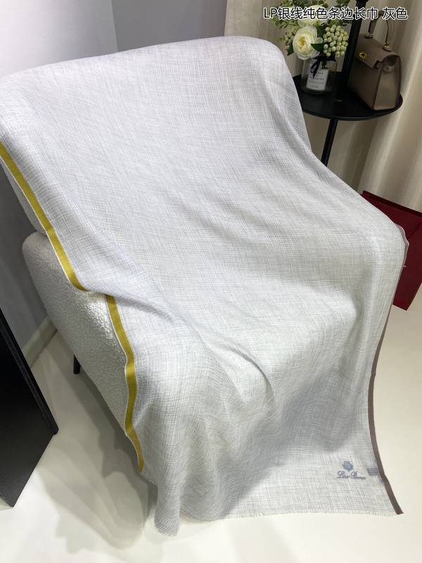 Loro Piana Scarf LPC00054 Loro Piana Scarf LPC00054